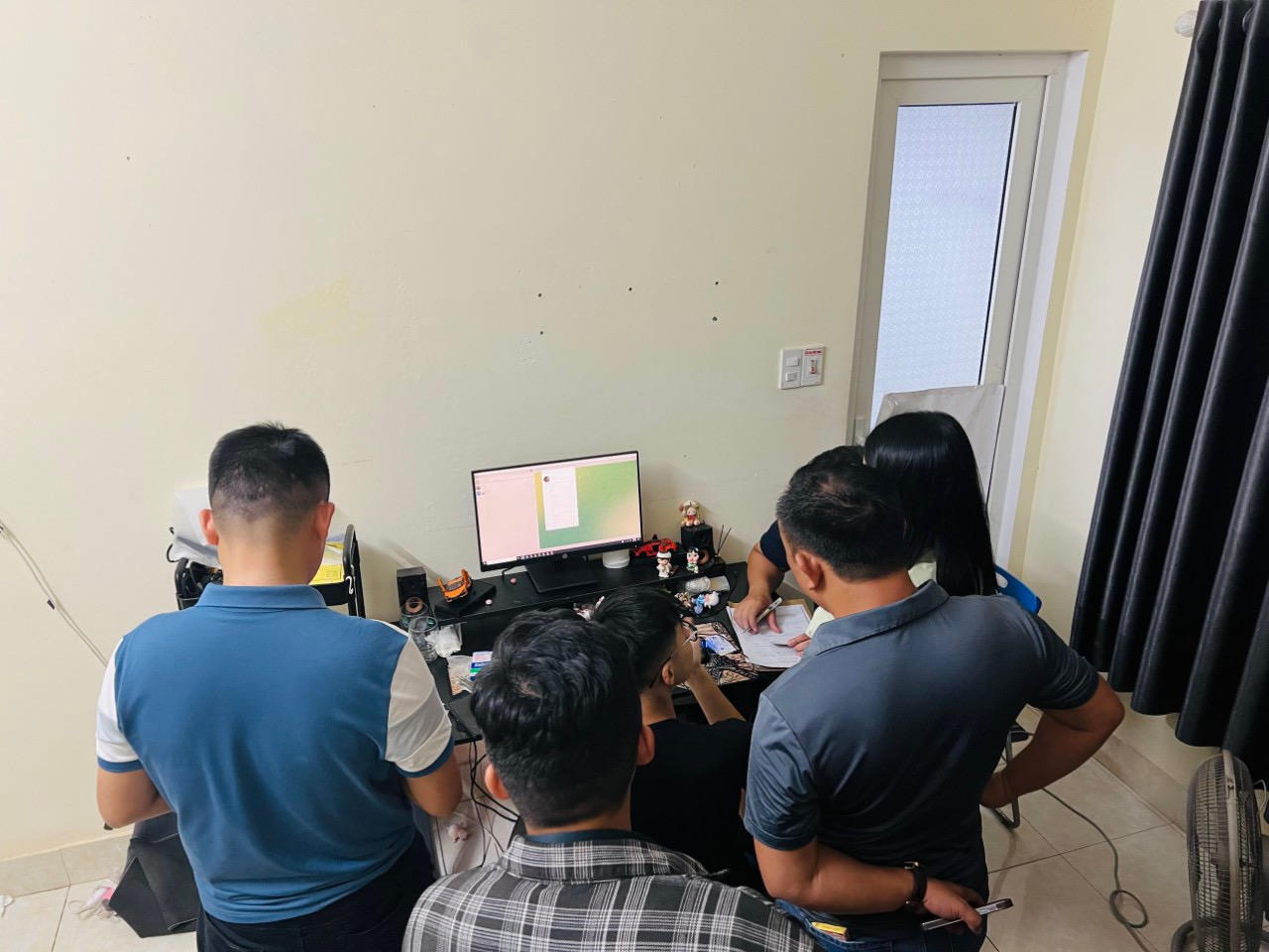 Bắt nhóm đối tượng chiếm đoạt hơn 3 tỷ đồng