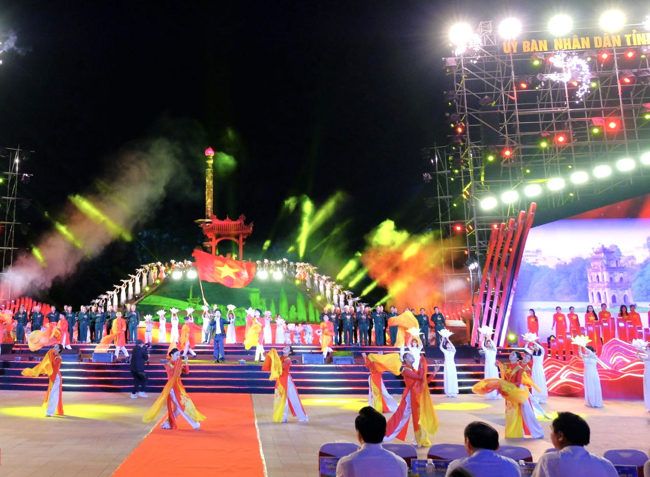 Xúc động chương trình 'Bản hùng ca bất diệt' kỷ niệm 70 năm ký Hiệp định Geneve