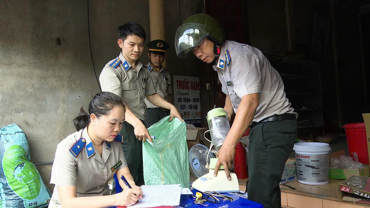 Cưỡng chế thành vụ thi hành án kéo dài hơn 10 năm ở Quảng Bình