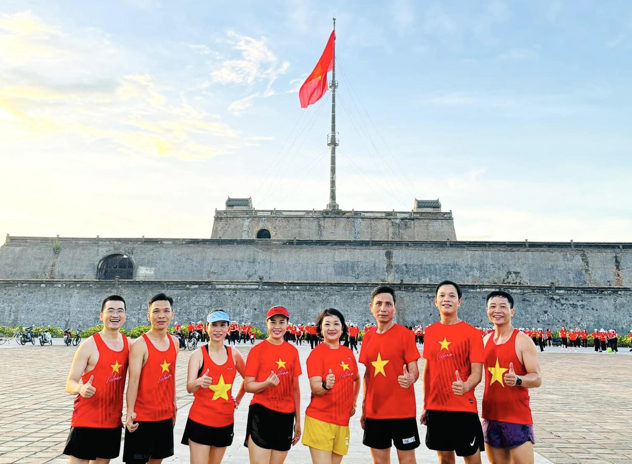 Cố đô Huế rực rỡ cờ đỏ sao vàng chào mừng Quốc Khánh 2/9