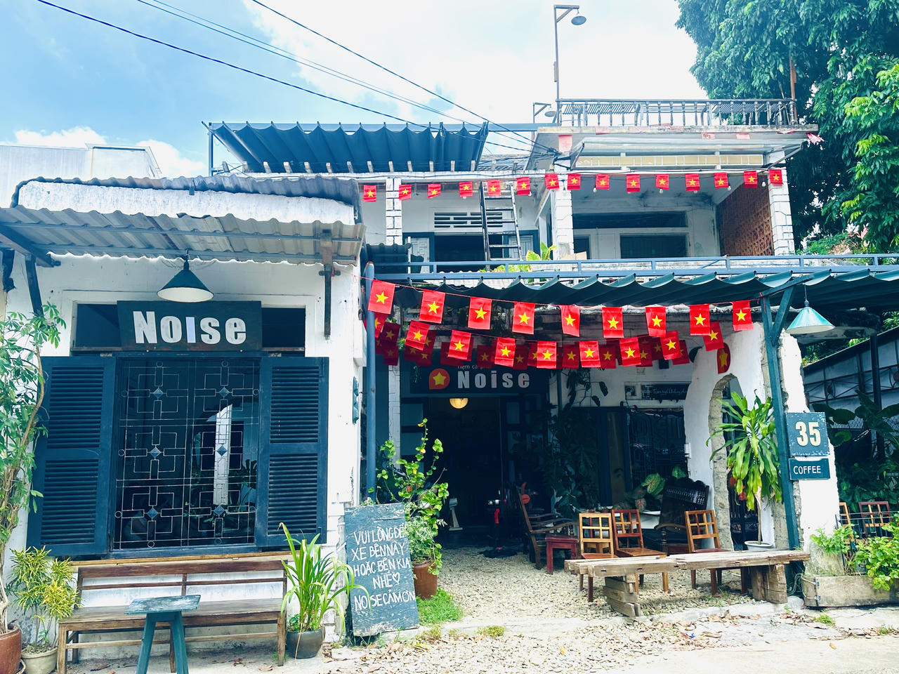 Cố đô Huế rực rỡ cờ đỏ sao vàng chào mừng Quốc Khánh 2/9