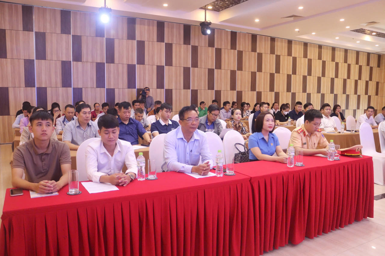 Tuyên truyền pháp luật cho 26 Công đoàn trực thuộc ngành GTVT Quảng Bình