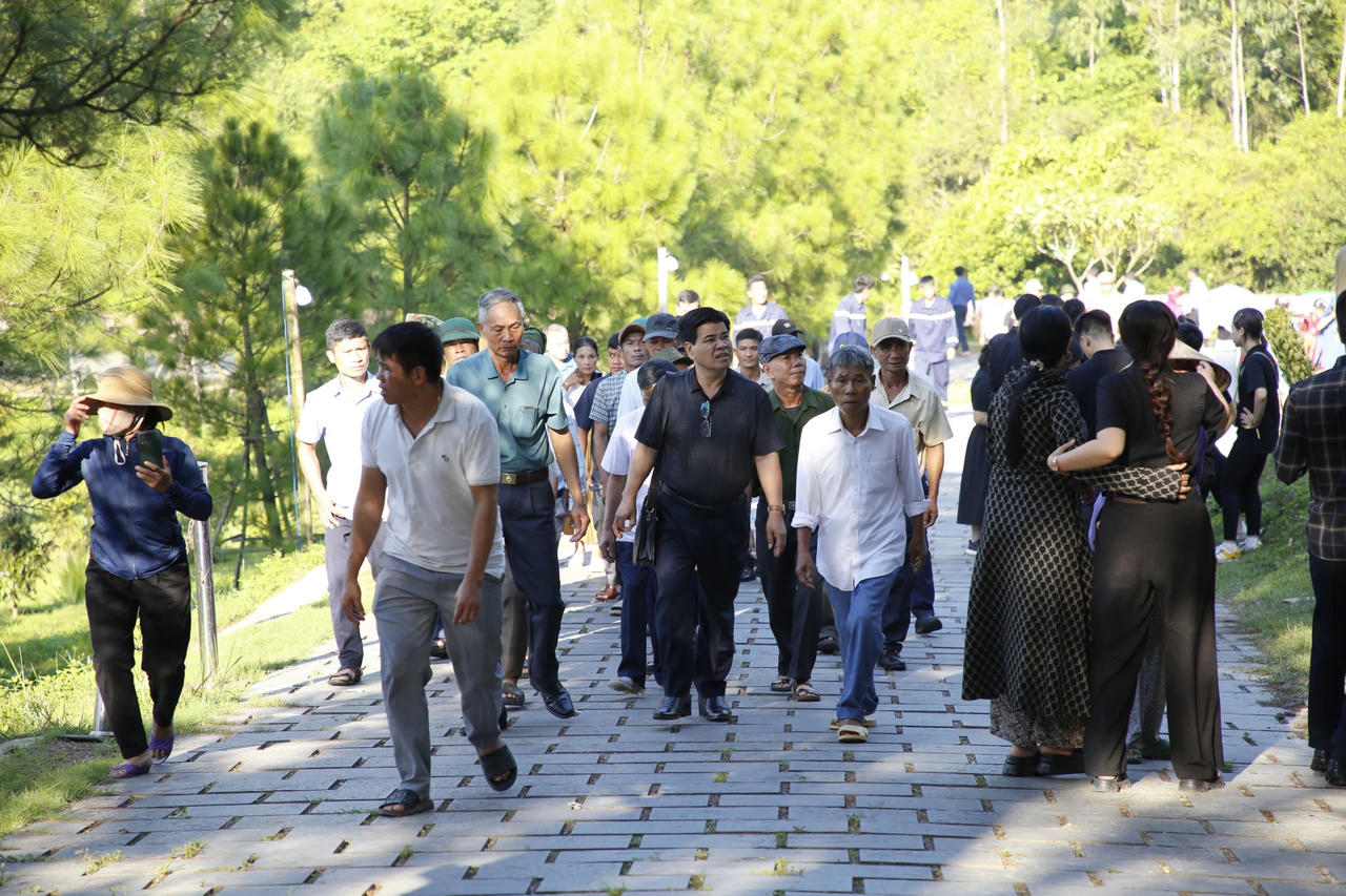 Bà Đặng Bích Hà đã an nghỉ bên Đại tướng Võ Nguyên Giáp tại Vũng Chùa - Đảo Yến