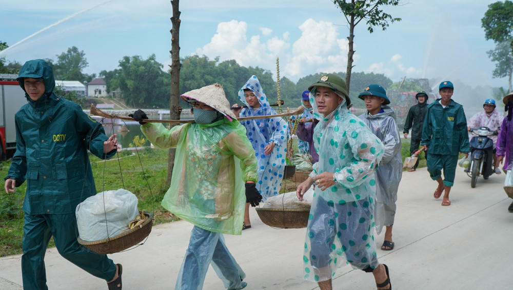 Quảng Trị diễn tập sơ tán người dân đến nơi an toàn, cứu hộ bà con vùng ngập lụt