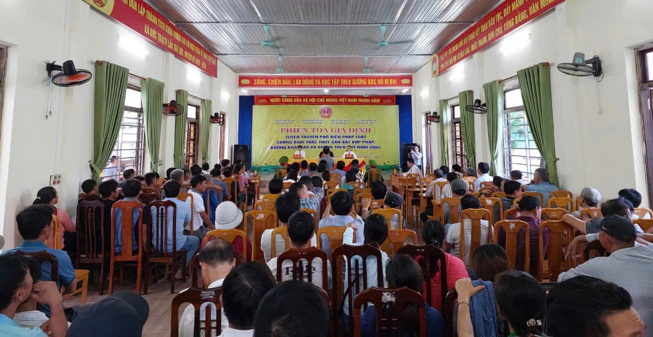 Nâng nhận thức cho ngư dân về chống khai thác IUU từ phiên tòa giả định