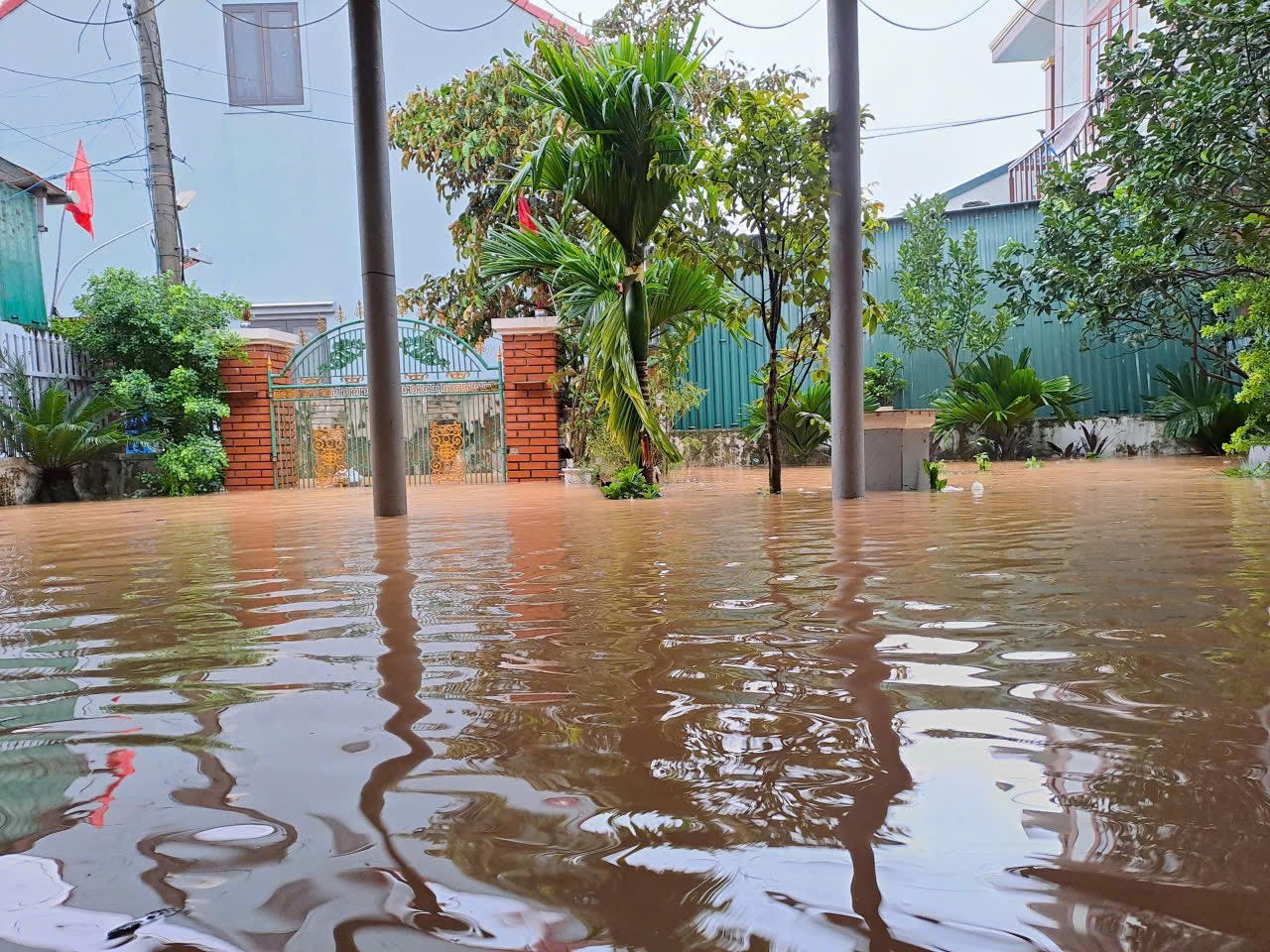 Ngập gần 18.000 nhà, chia cắt nhiều tuyến đường ở Quảng Bình do mưa bão 