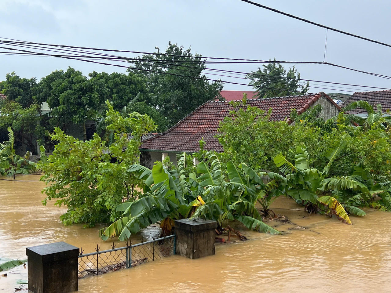 Mênh mông biển nước ở vùng ‘rốn lũ’ Quảng Bình