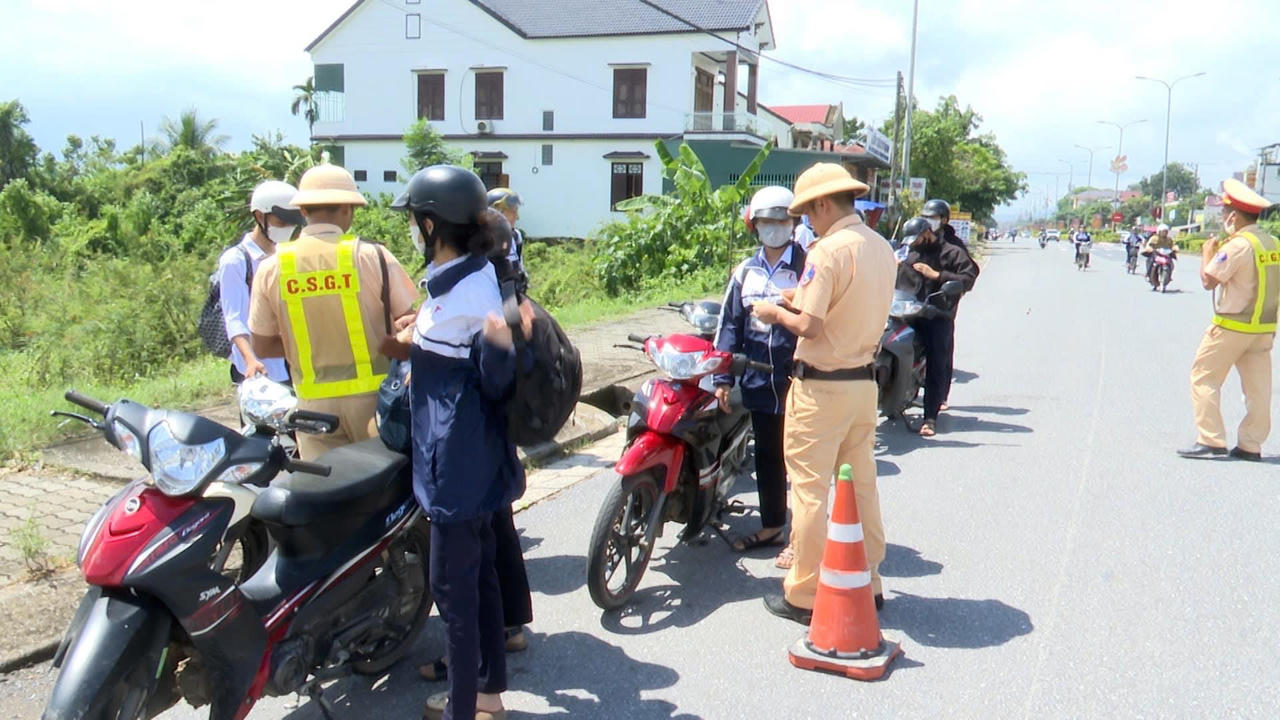 Quảng Trị: Xử lý hơn 700 trường hợp học sinh vi phạm giao thông, phạt tiền gần 525 triệu đồng