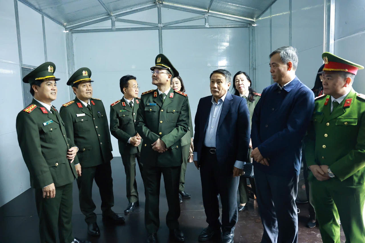 Bàn giao 200 căn nhà tình nghĩa cho người dân Quảng Trị đón Tết 