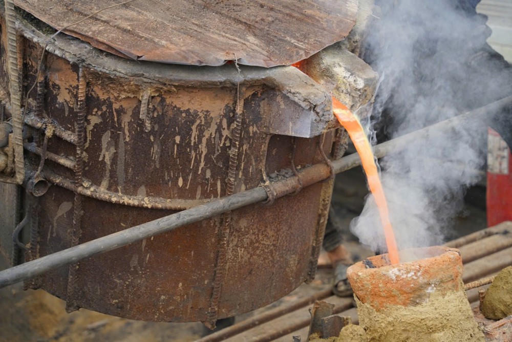 Rót đồng tượng Phật nặng 7 tấn tại Thừa Thiên Huế