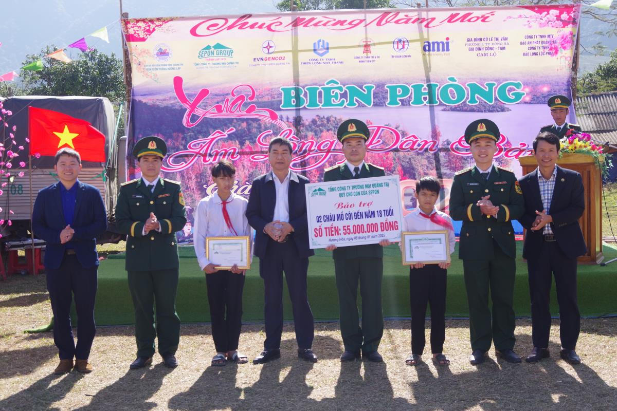 Nhiều hoạt động ý nghĩa trong Chương trình 'Xuân Biên phòng ấm lòng dân bản' tại biên giới Quảng Trị