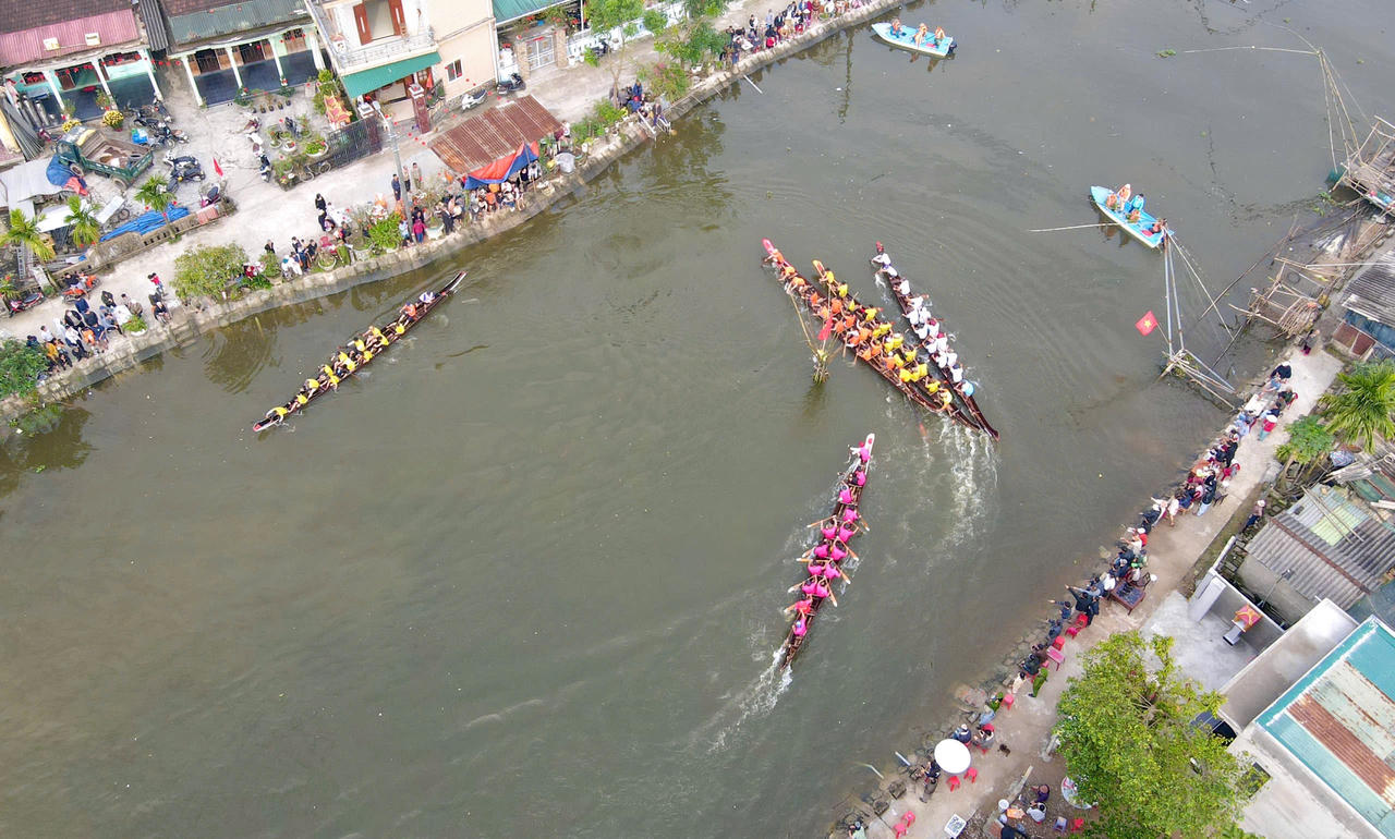 Giải đua trải truyền thống cầu mưa thuận gió hoà