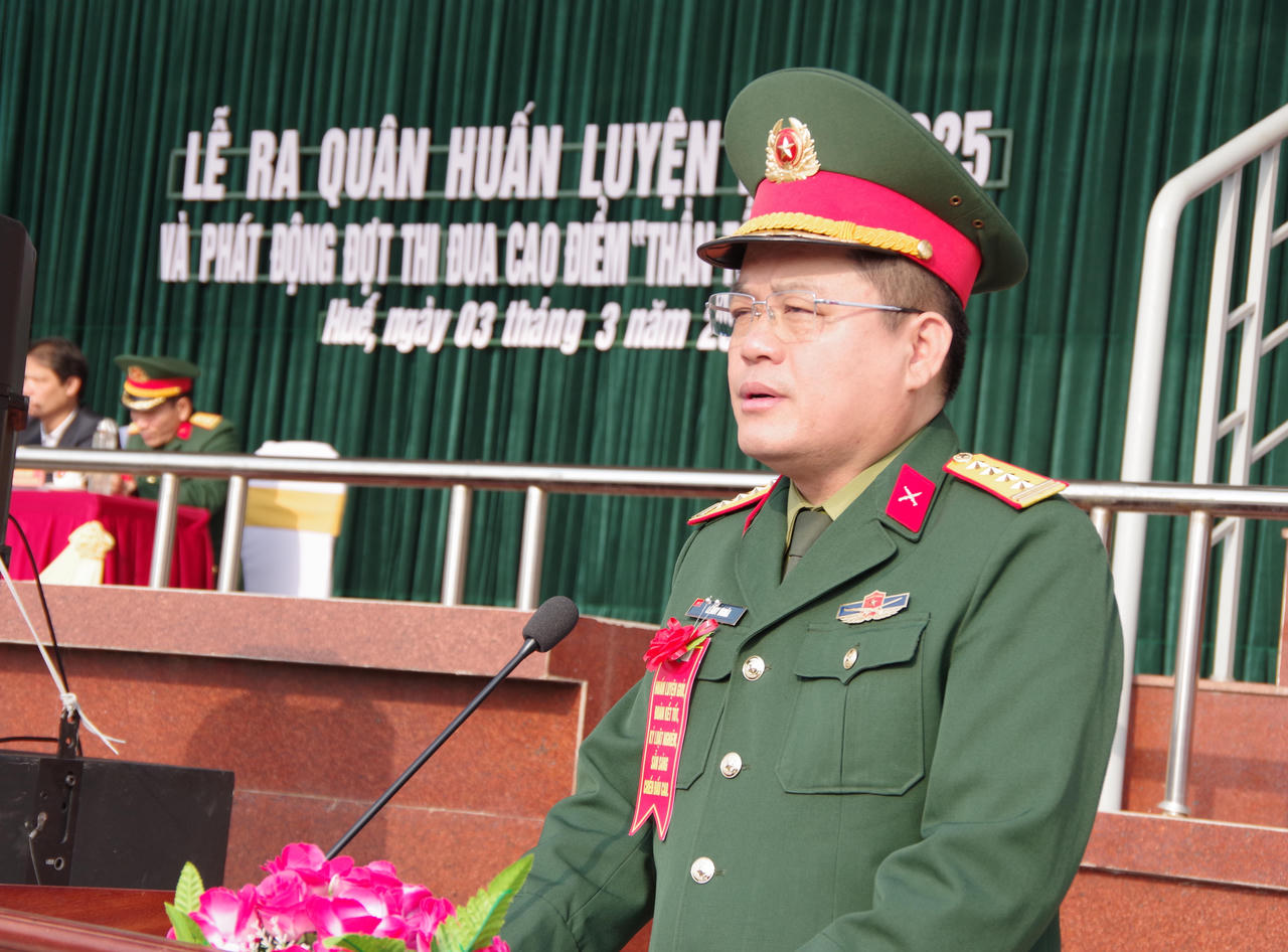 Lực lượng vũ trang TP Huế ra quân huấn luyện năm 2025