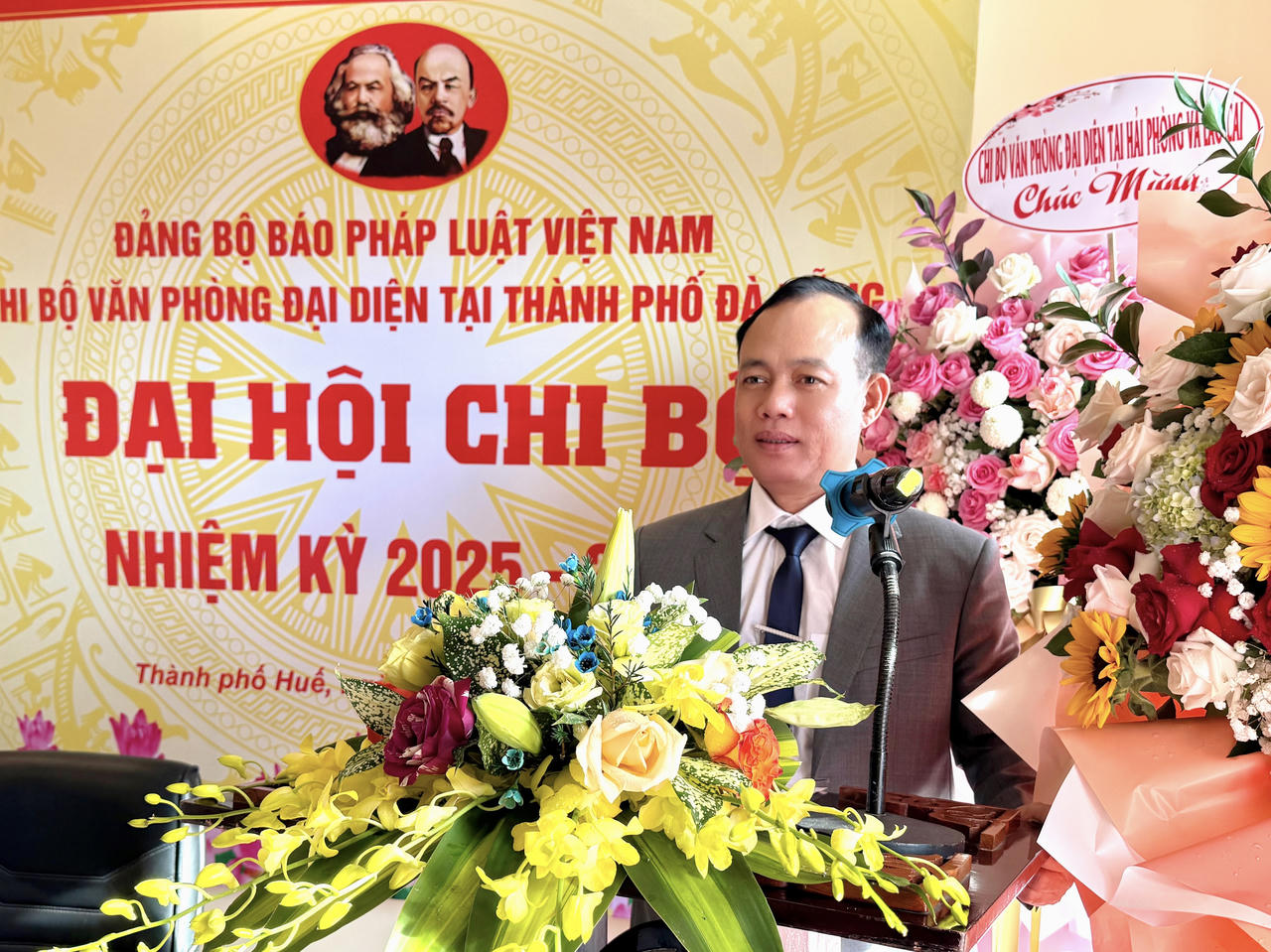 Chi bộ Văn phòng Đại diện Báo Pháp luật Việt Nam tại TP Đà Nẵng tổ chức Đại hội nhiệm kỳ 2025-2027