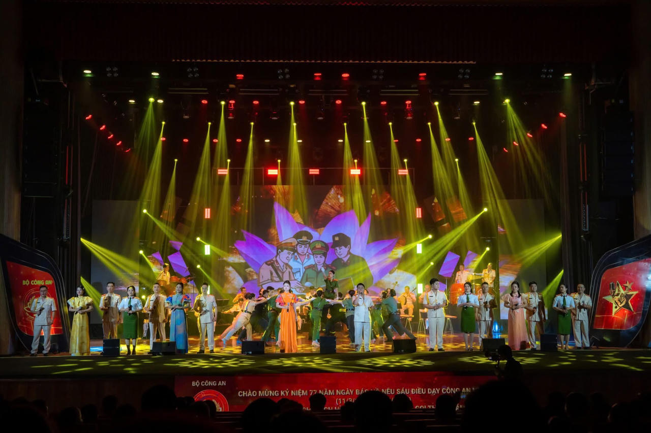 Sôi nổi Hội diễn nghệ thuật quần chúng Công an nhân dân khu vực III
