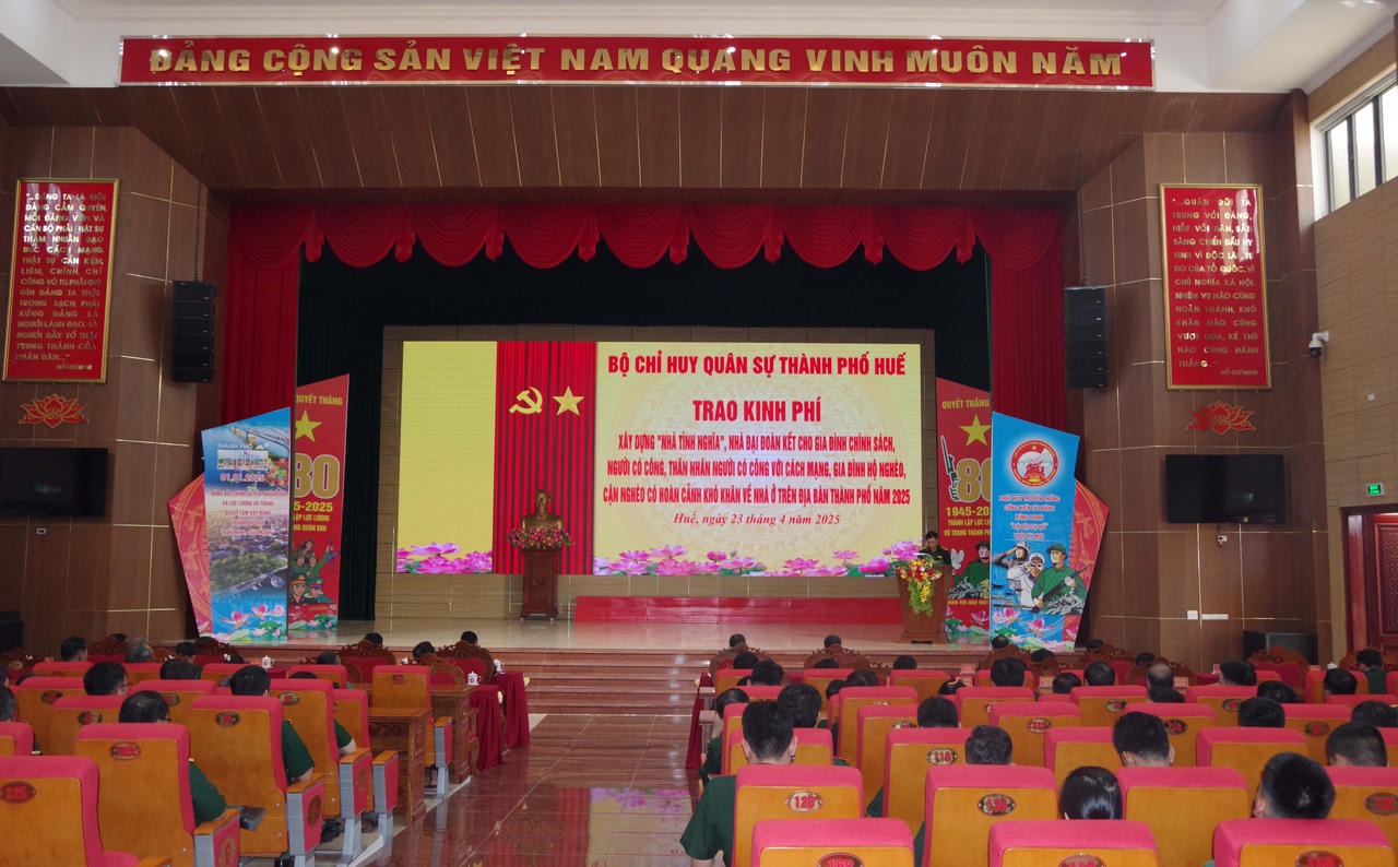 Trao hơn 1,2 tỷ đồng xây nhà cho đối tượng chính sách, người có hoàn cảnh khó khăn