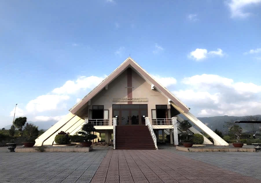 Sân bay Tà Cơn - Chứng tích hào hùng giữa miền đất lửa hồi sinh