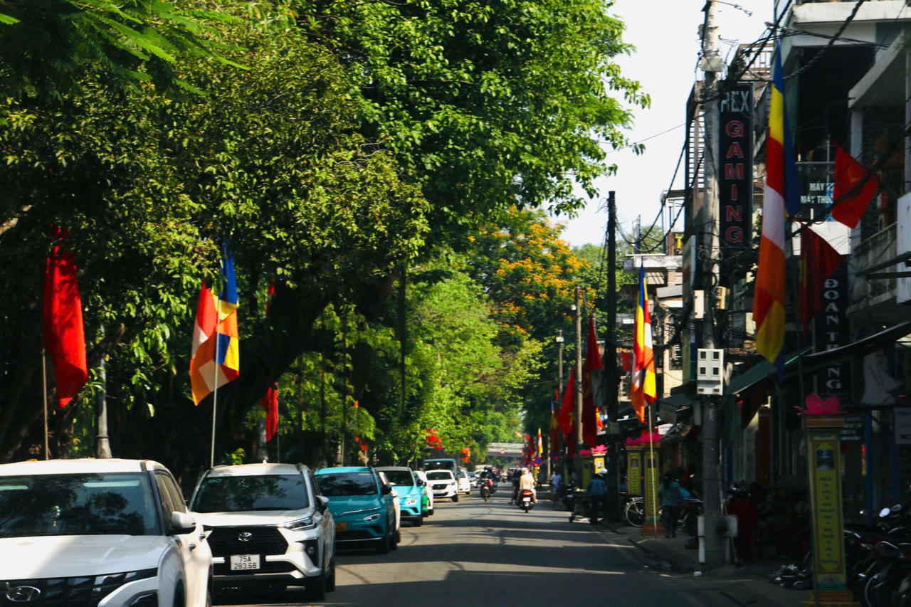 Huế rộn ràng không khí đón mừng Phật đản 2025