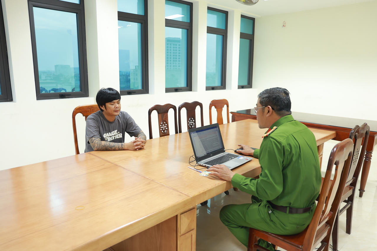 Đối tượng cầm đầu vụ cưỡng đoạt tài sản ở Quảng Trị ra đầu thú