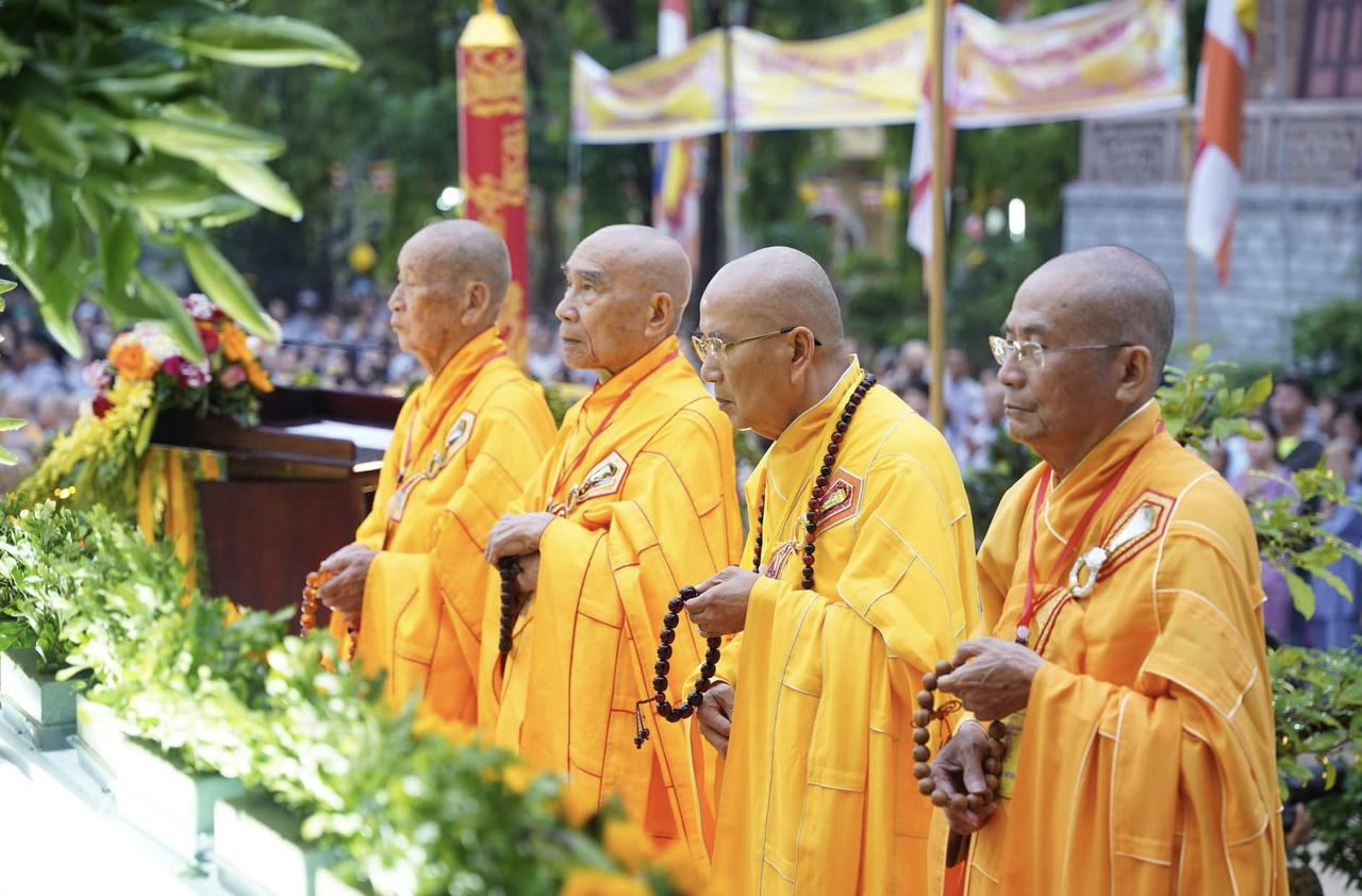 Trang nghiêm Đại lễ Phật đản - Phật lịch 2569 tại Tổ đình Từ Đàm