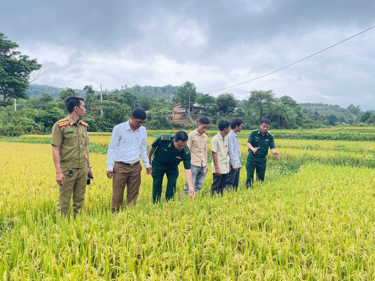 Thắm tình hữu nghị Việt – Lào nơi biên giới Quảng Trị