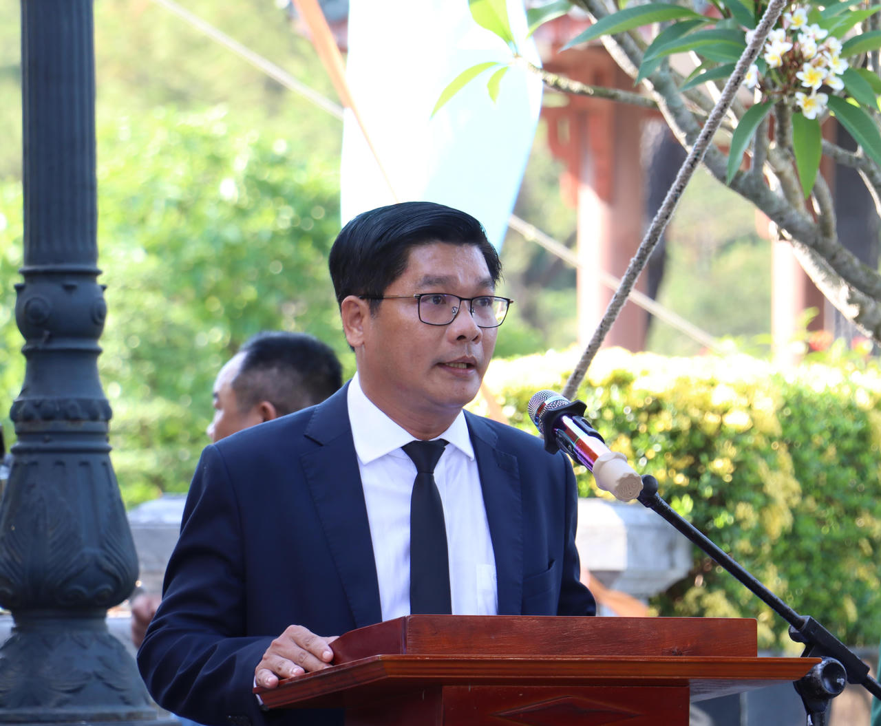 Truy điệu và an táng 10 hài cốt liệt sĩ quân tình nguyện và chuyên gia Việt Nam hy sinh tại Lào