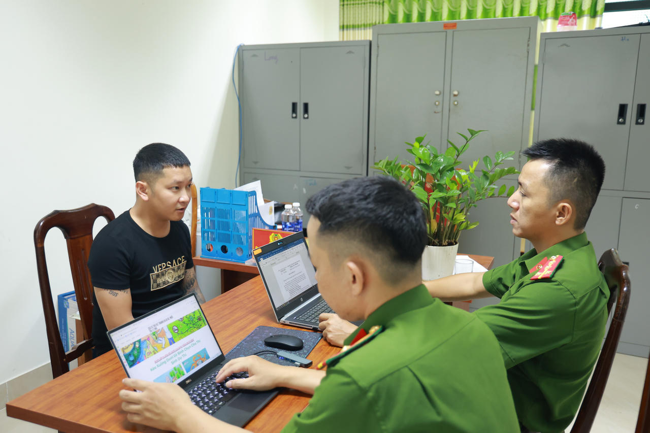 Bắt 3 đối tượng lừa đảo chiếm đoạt tài sản qua mạng tại Quảng Trị