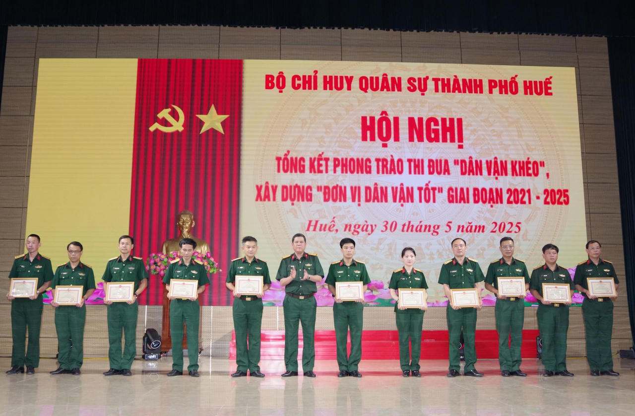 Hiệu quả từ phong trào thi đua “Dân vận khéo” ở Bộ CHQS TP Huế