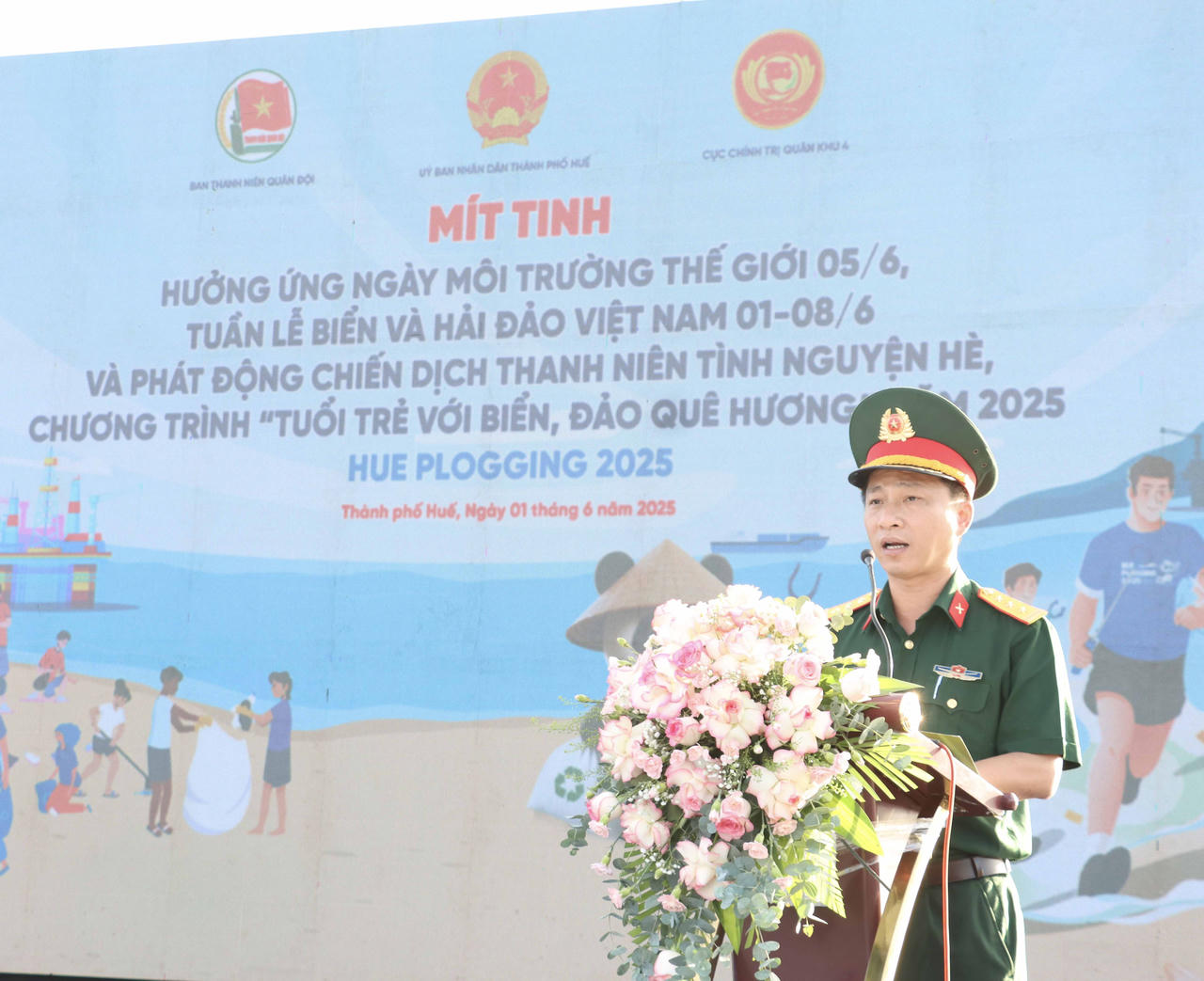 Thanh niên TP Huế ra quân tình nguyện hè hướng về biển, đảo quê hương