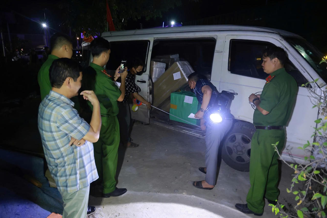 Liên tiếp phát hiện 3 vụ vận chuyển hàng lậu trị giá gần 1 tỷ đồng 