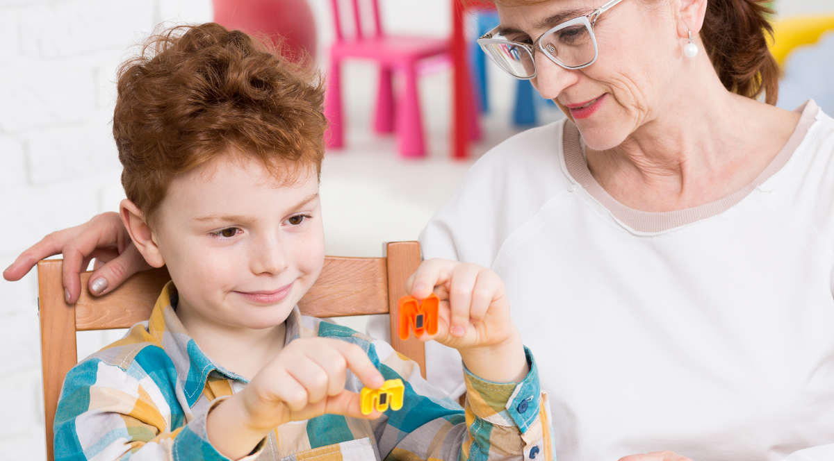 Cách điều trị tự kỷ cho trẻ và giải pháp vàng từ Vương Não Khang