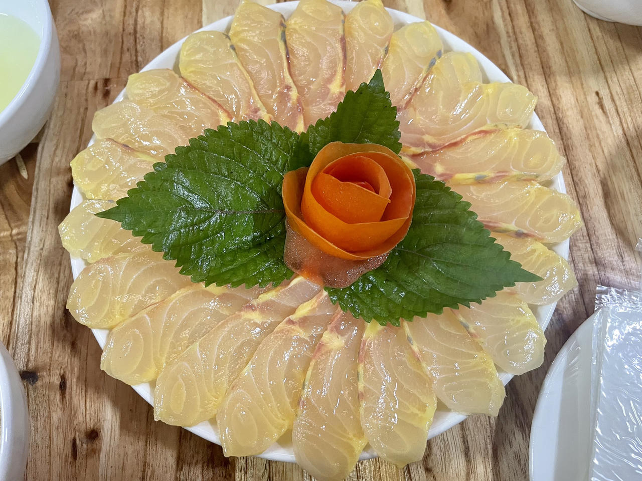 Về Thái Nguyên uống trà, ngắm cảnh, thưởng thức đồ ăn ngon