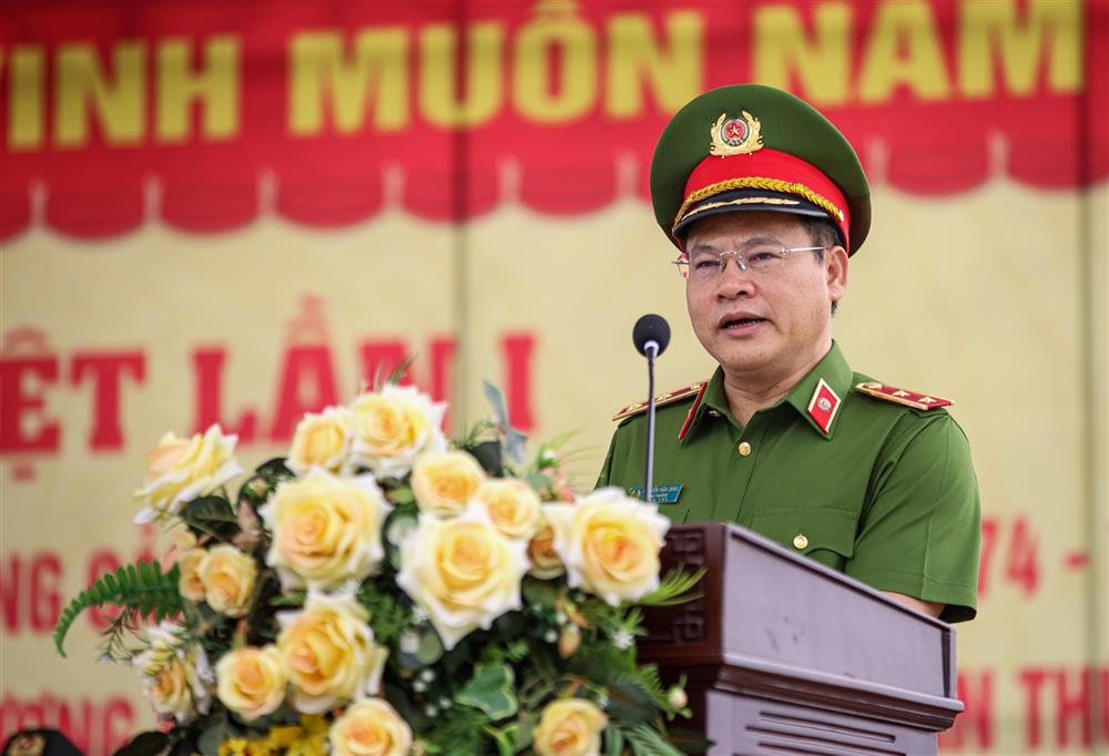 5.000 cảnh sát cơ động tập luyện chuẩn bị kỷ niệm 50 năm Ngày truyền thống 