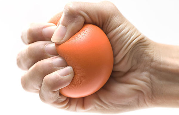 5 bài tập giảm run tay và giải pháp hỗ trợ giảm run lâu dài với Vương Lão Kiện