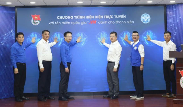 Ra mắt chương trình hiện diện trực tuyến với tên miền quốc gia ".vn" dành cho thanh niên