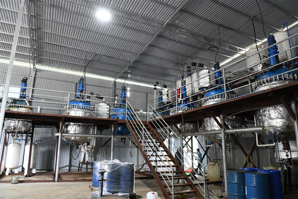 Nửa đêm cảnh sát đột kích xưởng sản xuất ma túy tổng hợp lớn nhất tại Việt Nam, thu giữ 1,4 tấn ketamin