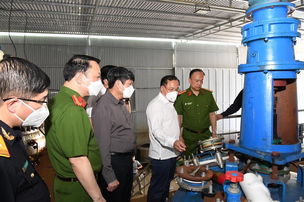 Nửa đêm cảnh sát đột kích xưởng sản xuất ma túy tổng hợp lớn nhất tại Việt Nam, thu giữ 1,4 tấn ketamin