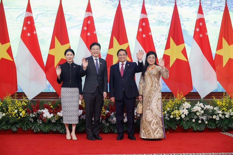 Thủ tướng Phạm Minh Chính chủ trì Lễ đón Thủ tướng Singapore thăm chính thức Việt Nam