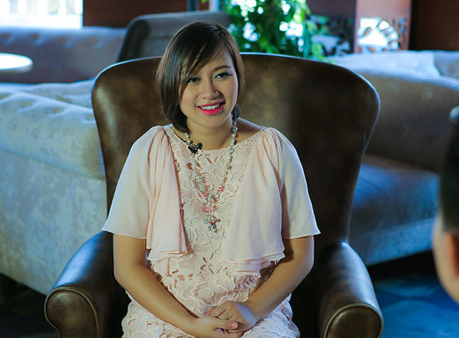 Khánh Linh hoãn sự nghiệp để sinh con cho người chồng thứ hai