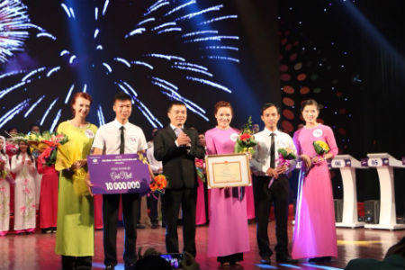 Viettel rèn nhân viên bằng “Hội thi bán hàng và Chăm sóc khách hàng giỏi 2015”