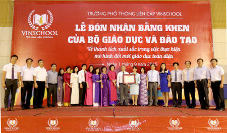 Vinschool vinh dự đón nhận bằng khen của Bộ Giáo dục và Đào tạo