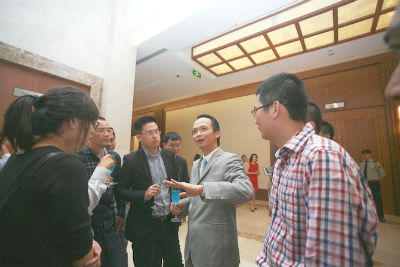 Gần 300 nhà đầu tư tổ chức, CTCK tham dự buổi gặp mặt của FLC và HOSE