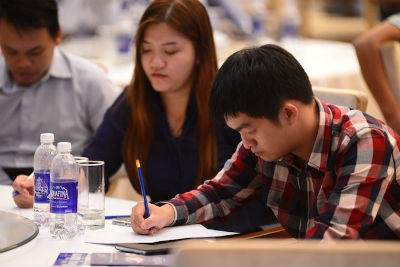 Gần 300 nhà đầu tư tổ chức, CTCK tham dự buổi gặp mặt của FLC và HOSE