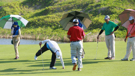 Ngày thi đấu thứ 2 giải FLC Golf Championship 2015: Sôi động cuộc đua