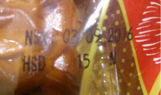 Bánh trung thu mốc xanh mốc trắng dù vẫn còn hạn sử dụng