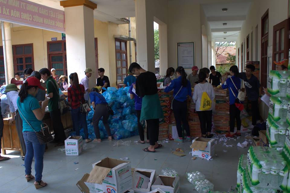 Giới kinh doanh và sưu tầm sách cũ hướng về đồng bào miền Trung