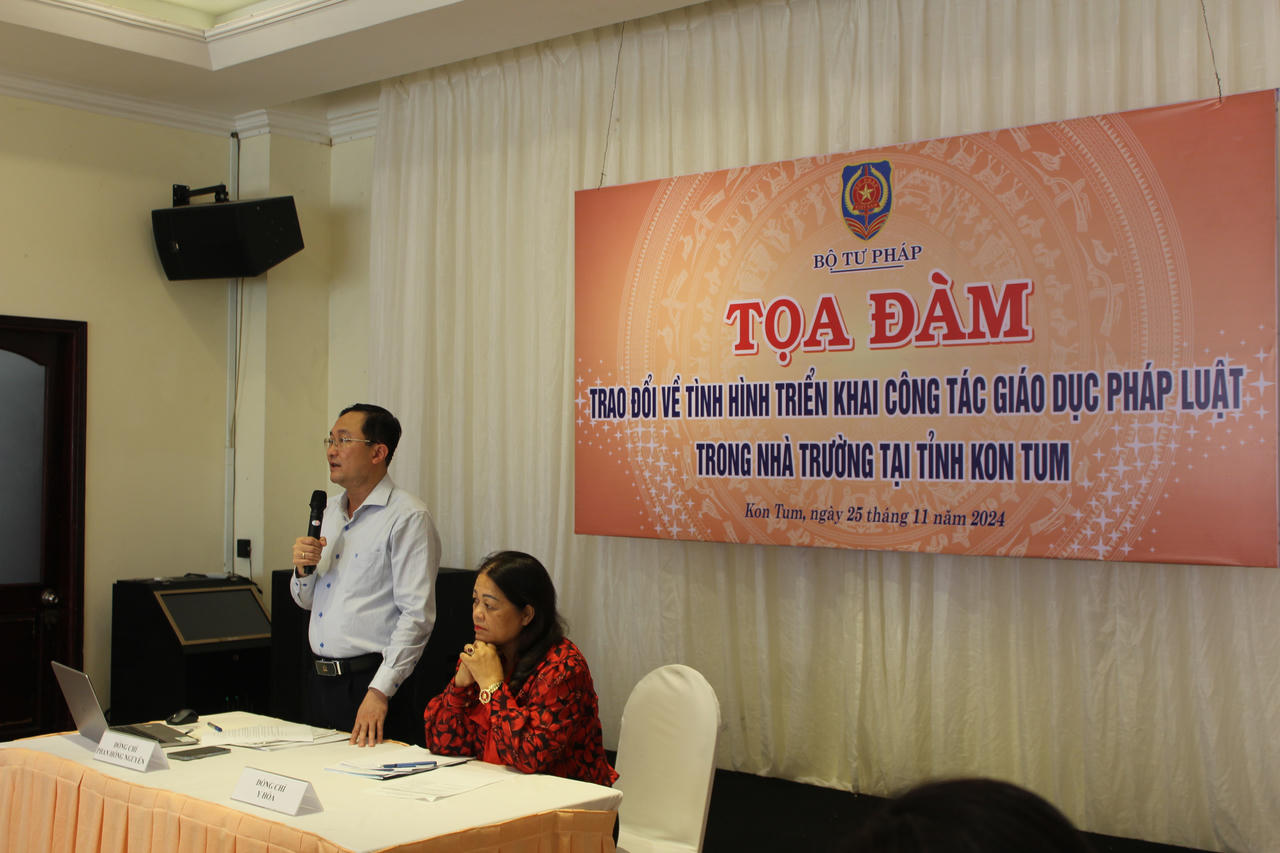 Bàn giải pháp nâng cao giáo dục pháp luật trong nhà trường