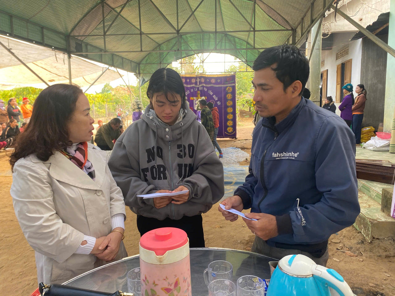 Hai cháu nhỏ đuối nước thương tâm ở hồ thủy điện