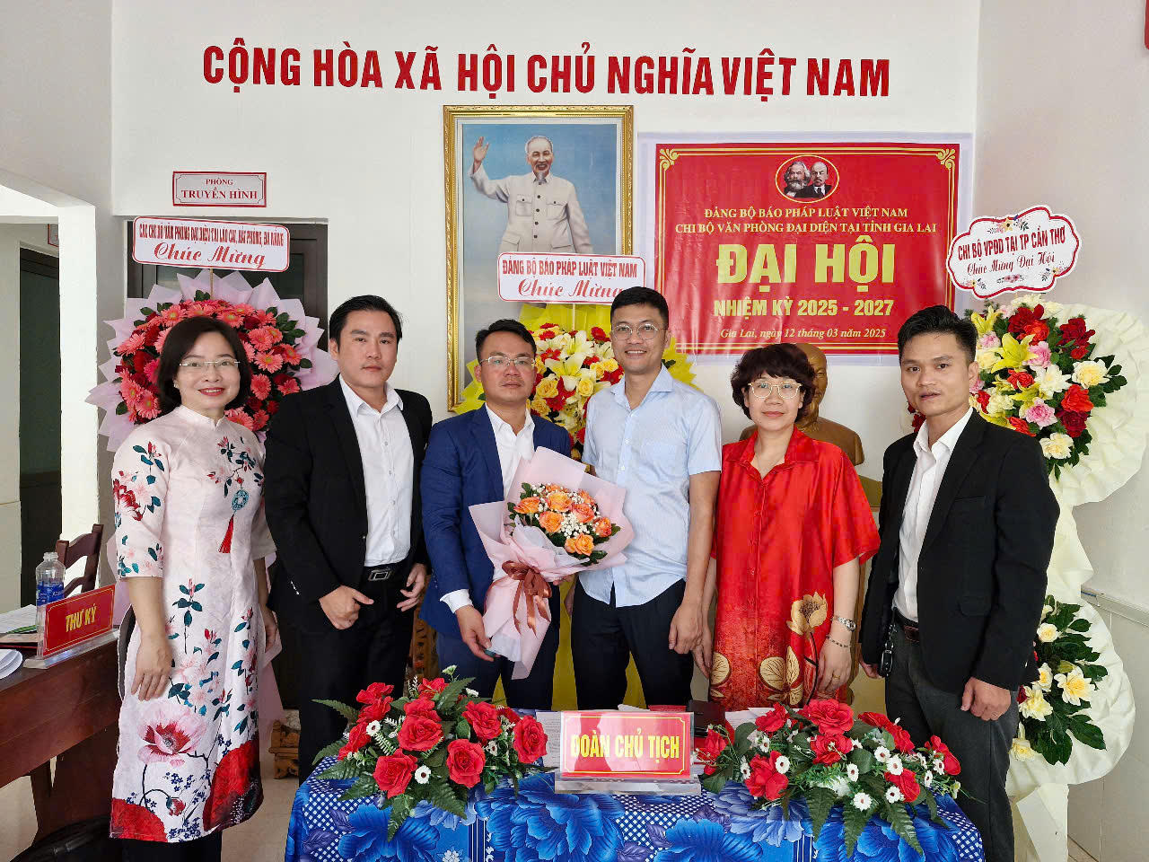 Chi bộ Văn phòng Đại diện Báo Pháp luật Việt Nam tại tỉnh Gia Lai tổ chức Đại hội nhiệm kỳ 2025-2027