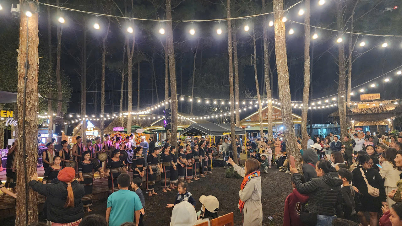 Măng Đen 'cháy' phòng dịp lễ 30/4 – 1/5